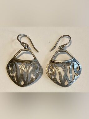 Silpada 925 Hammered Sterling Silver Parisian Bistro Dangle/Drop Earrings W2438